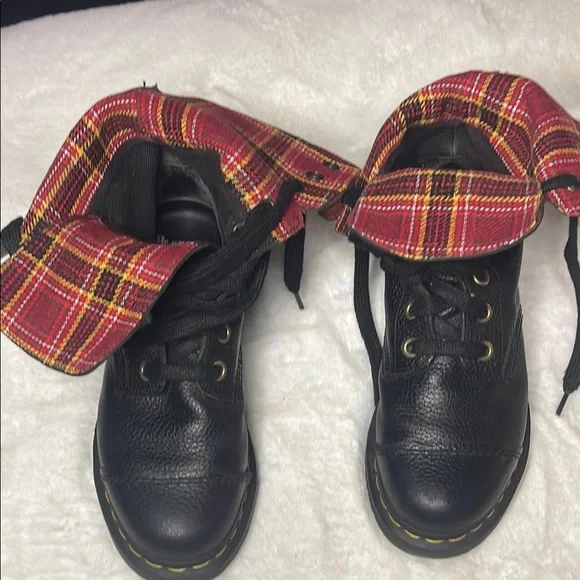 Dr Martens- Black Leather Militia Combat Boots -18 hole - Picture 5 of 14